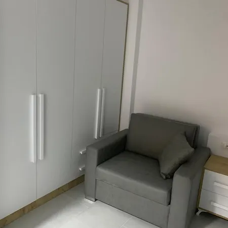 Banesa Me Qera 15,36 Rana Hedhun Lezhë
