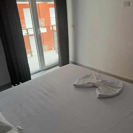 Banesa Me Qera 15,36 Rana Hedhun * Lezhë