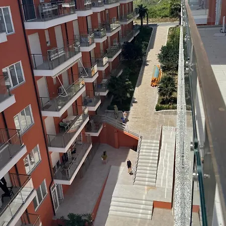 Banesa Me Qera 15,36 Rana Hedhun 아파트 Lezhë